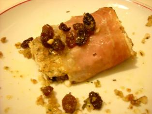 FILETTI DI CAPONE IN PANATURA DI NOCI CON SPECK